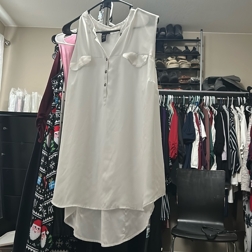 White long flattering top!